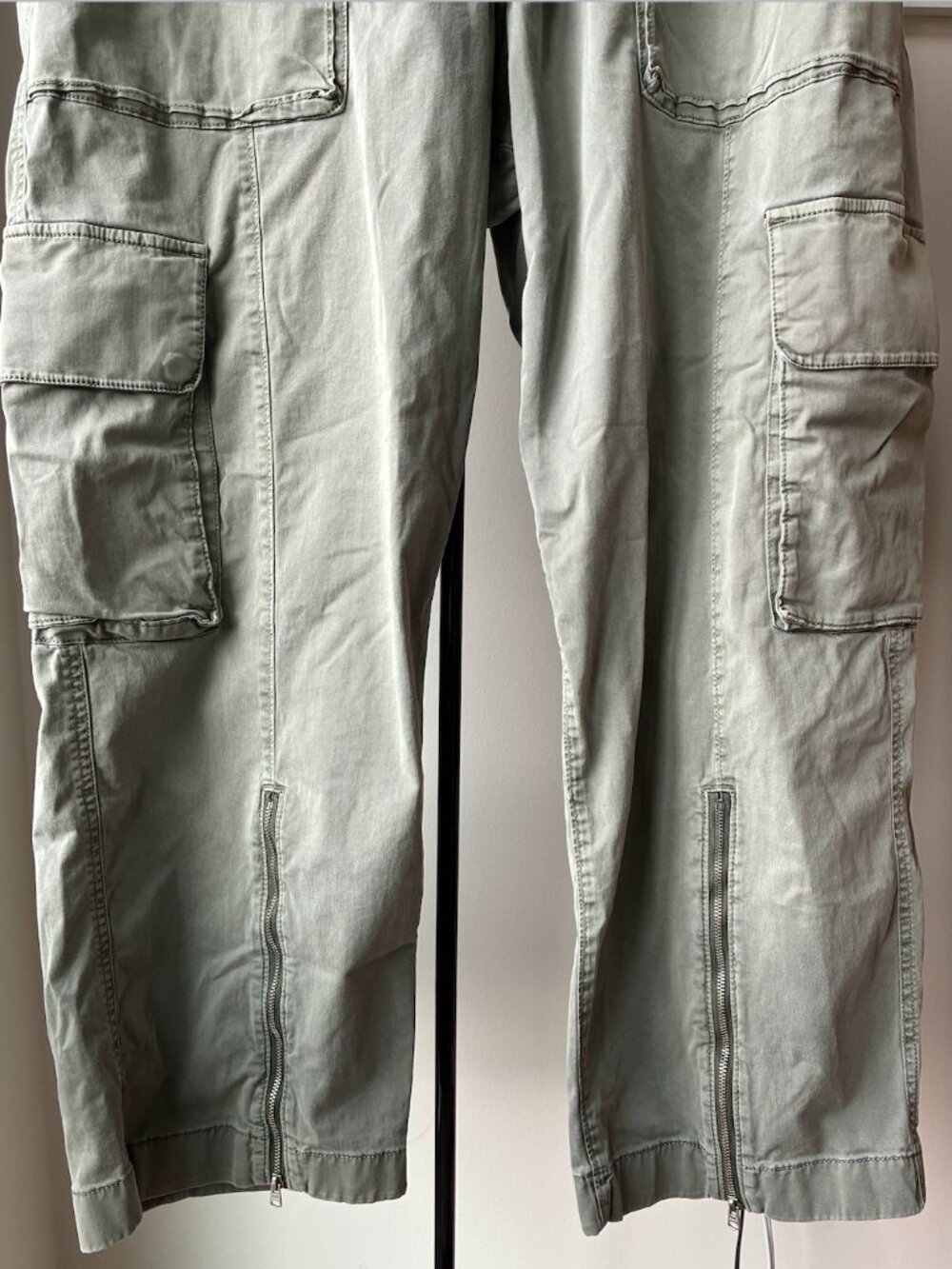 Abercrombie & Fitch Olive Green Baggy Cargo Pull-On Pant - Size XL - Picture 10 of 12